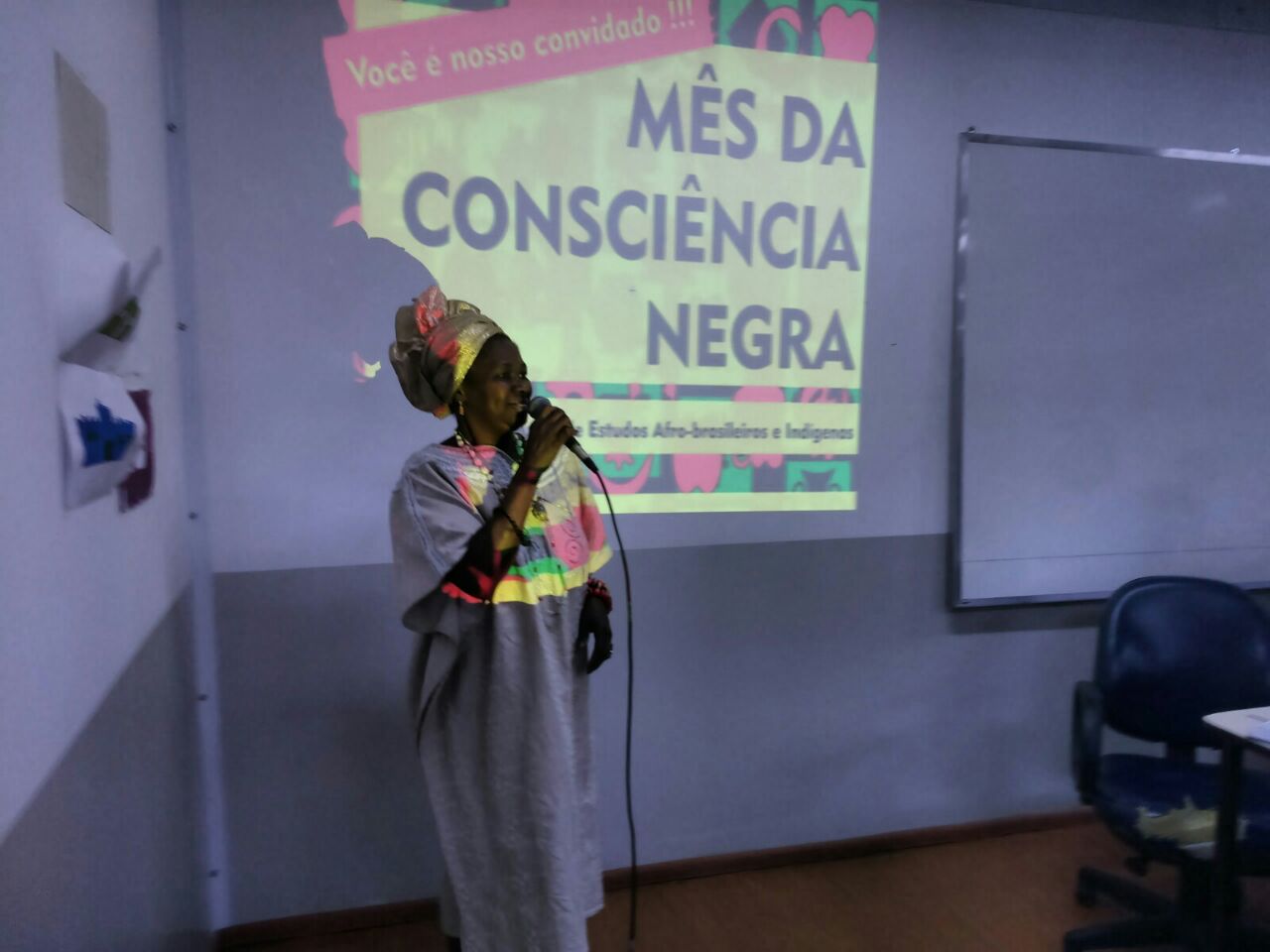 Sacerdotisa Isabel de Oyá fala durante abertura do Mês da Consciência Negra